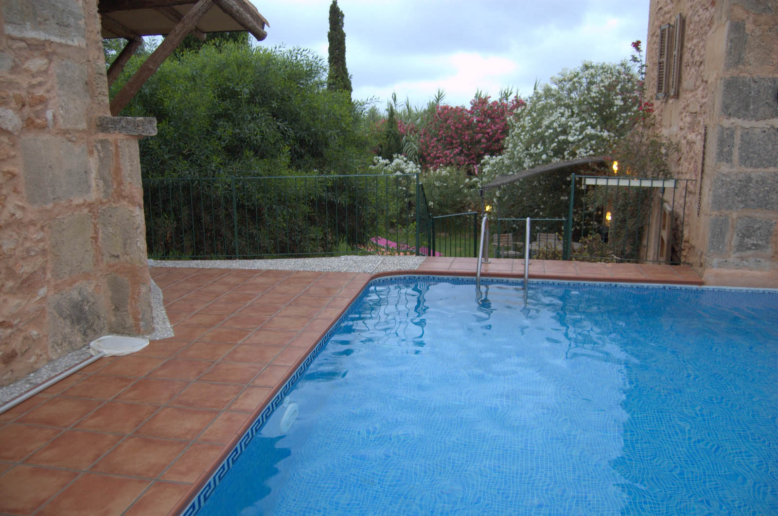 palma majorque mallorca plage es trenc logement a la ferme sa rapita ses covetes finca piscine location vacances propriete a louer event seminaire reunion golfe mariage stage velo chevaux es trenc pool 012 